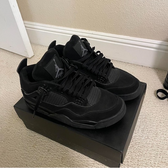 Jordan 4 Black cat sz 11